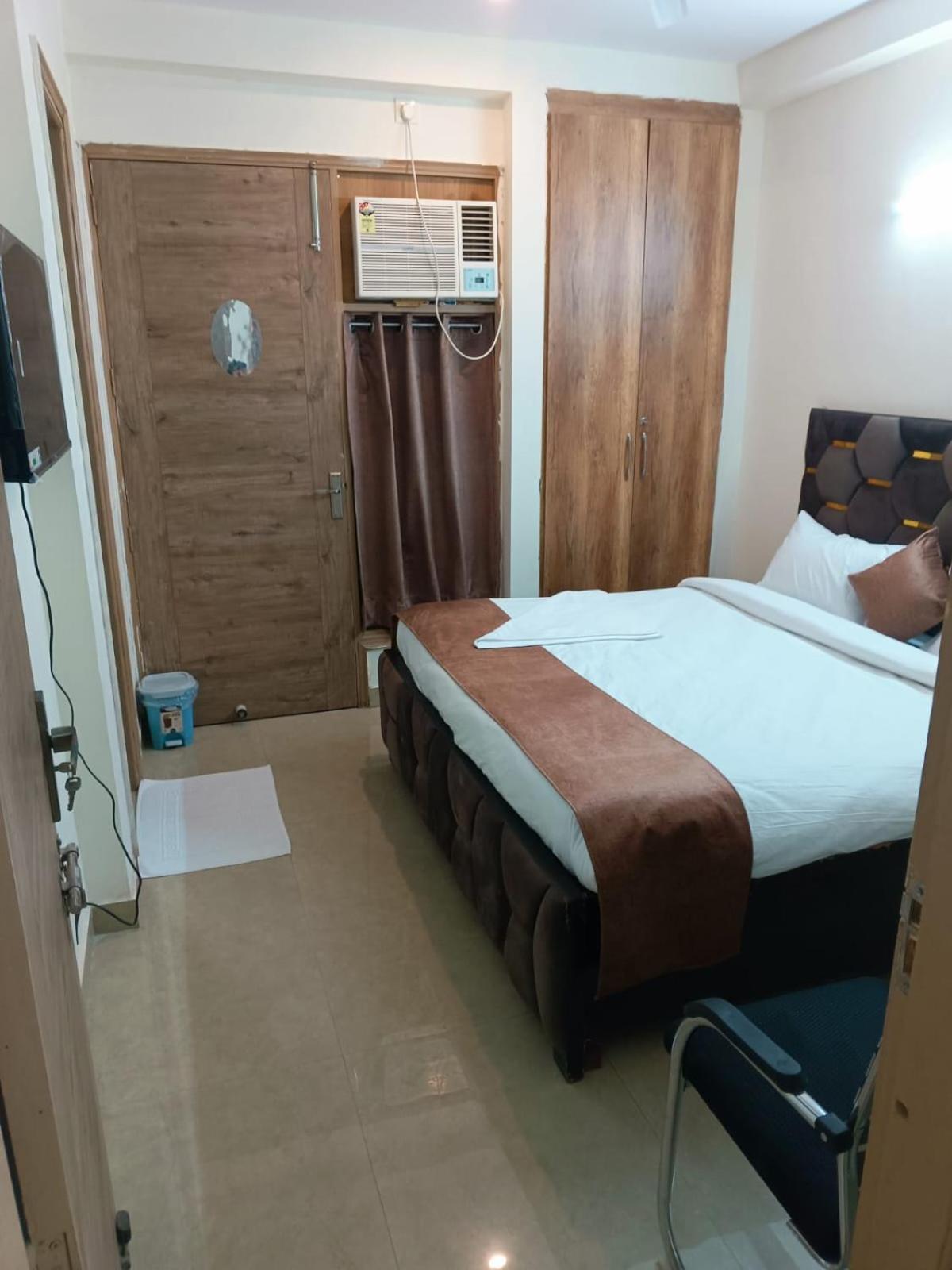 Soooper Hotel Γκουργκάον Εξωτερικό φωτογραφία