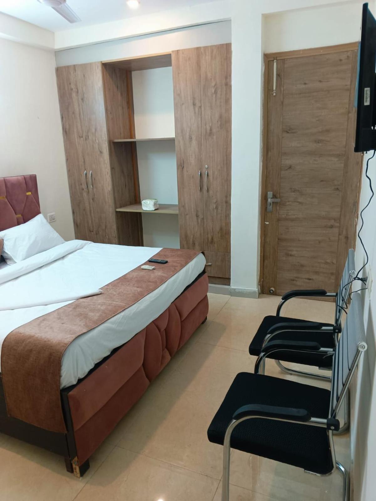Soooper Hotel Γκουργκάον Εξωτερικό φωτογραφία