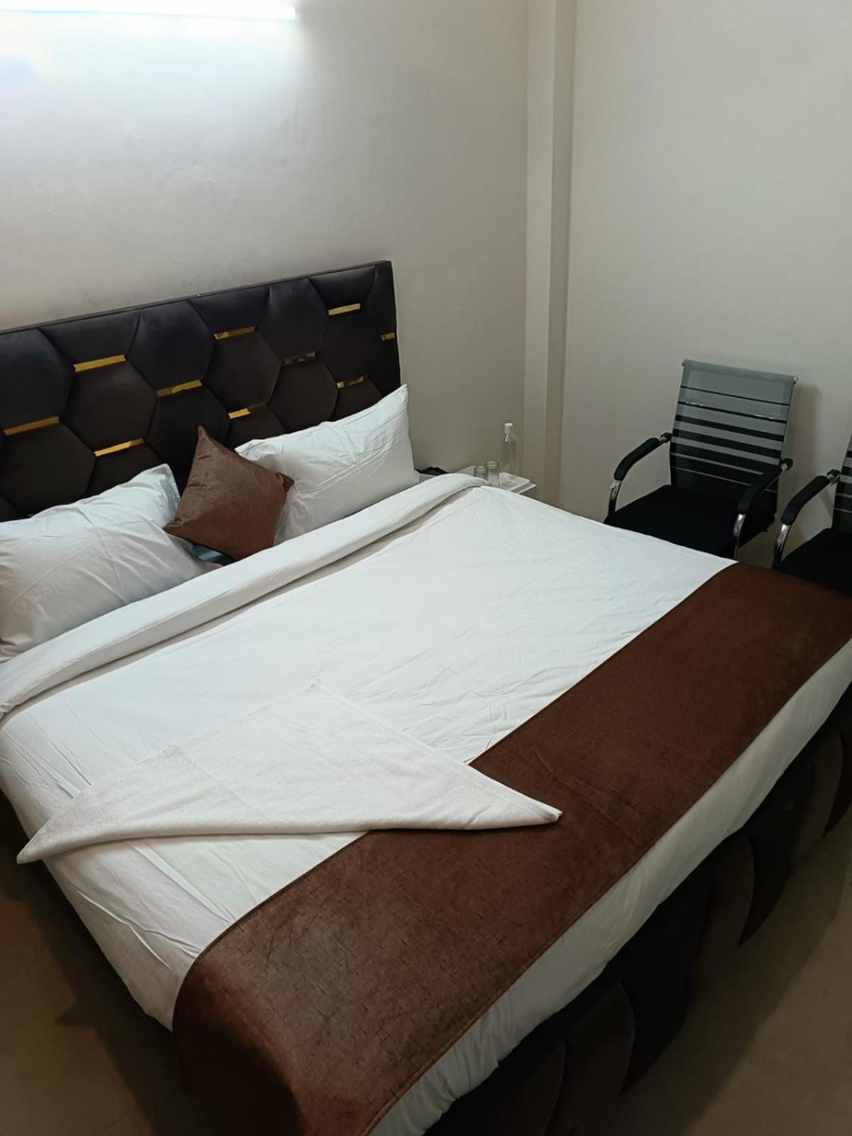 Soooper Hotel Γκουργκάον Εξωτερικό φωτογραφία