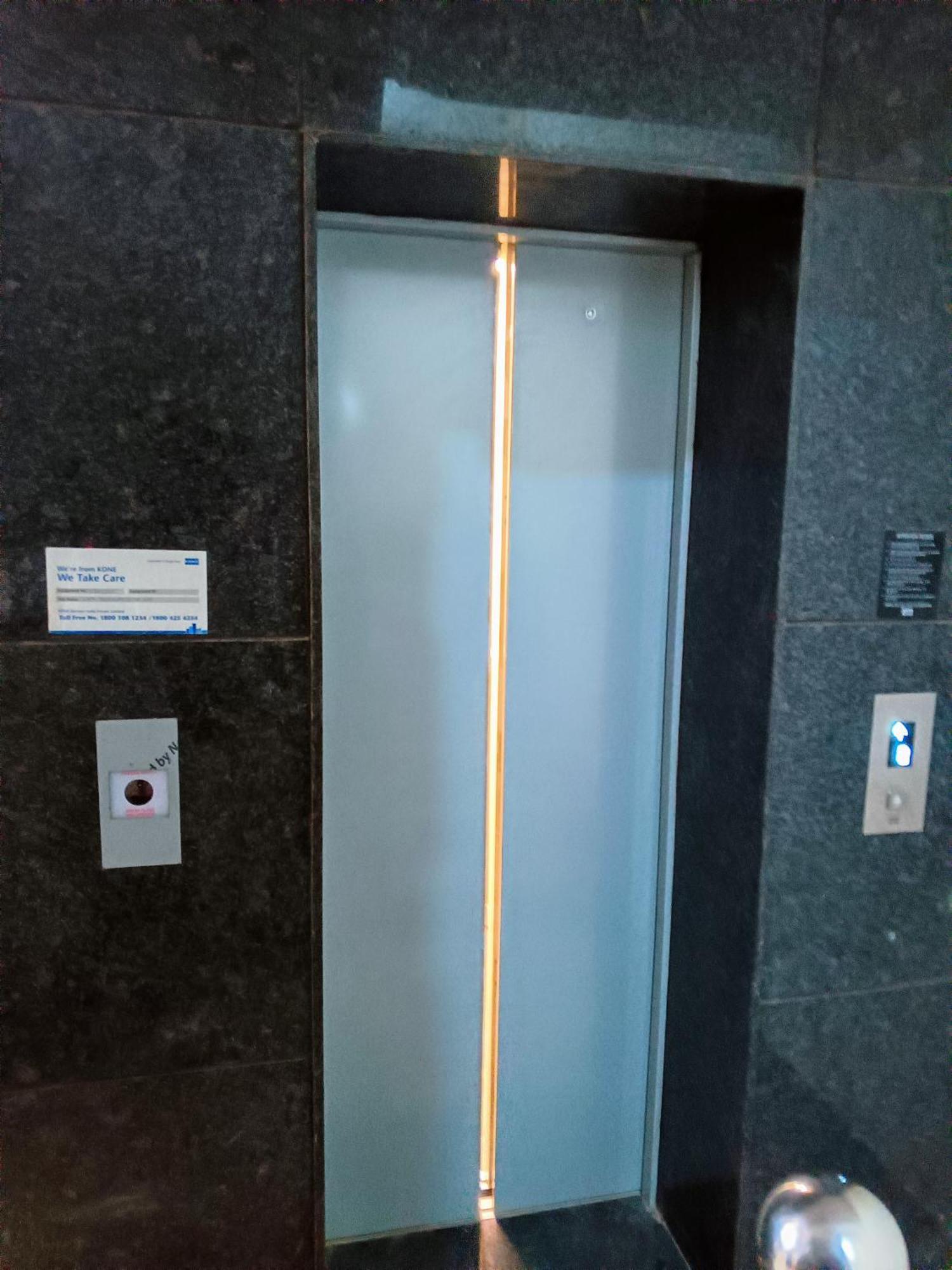 Soooper Hotel Γκουργκάον Εξωτερικό φωτογραφία